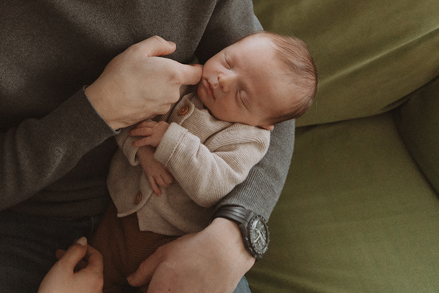 Séance photo naissance et maternité à domicile, à Saint-Maur-Des-Fossés