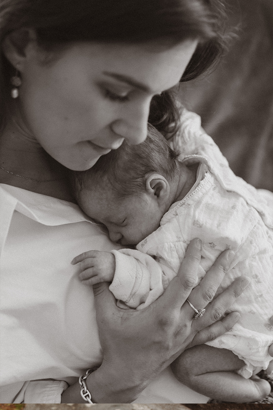 Séance photo naissance à domicile, par Camille Boutoux photographe professionnelle à proximité de Meaux