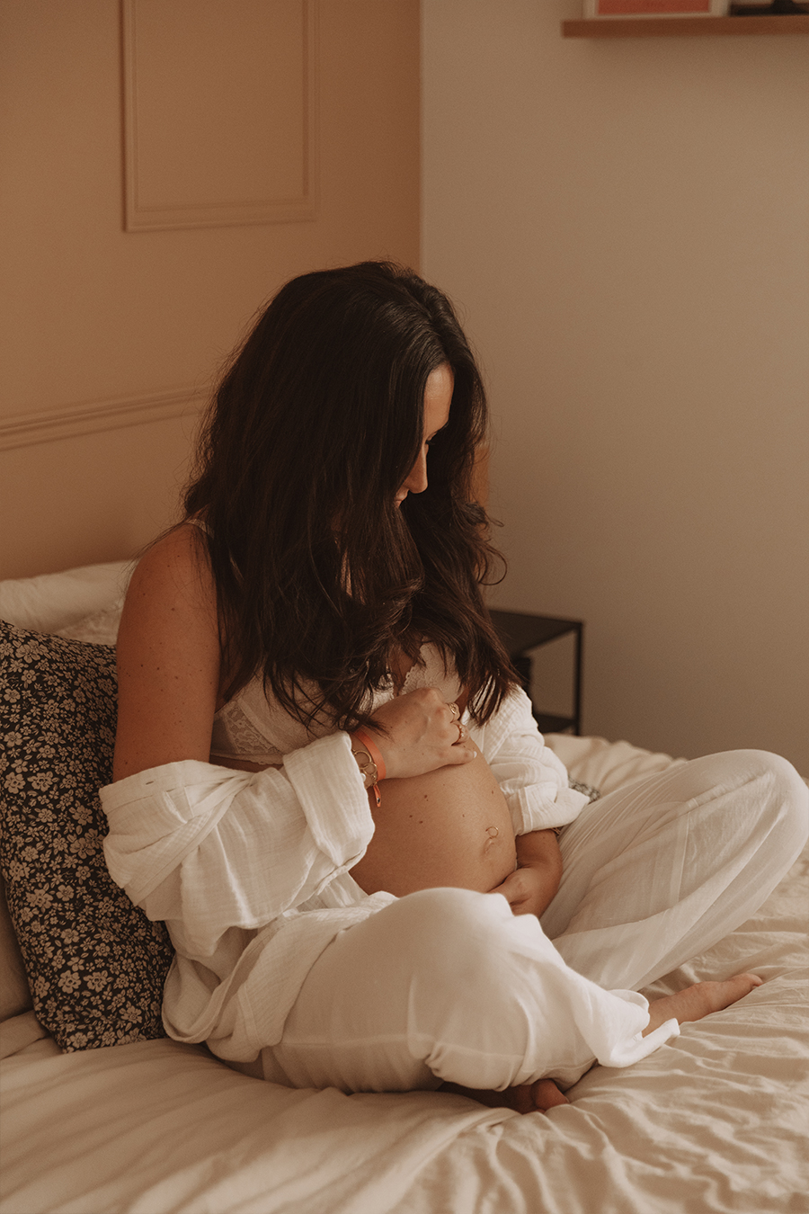 Séance photo grossesse à domicile à proximité de Meaux