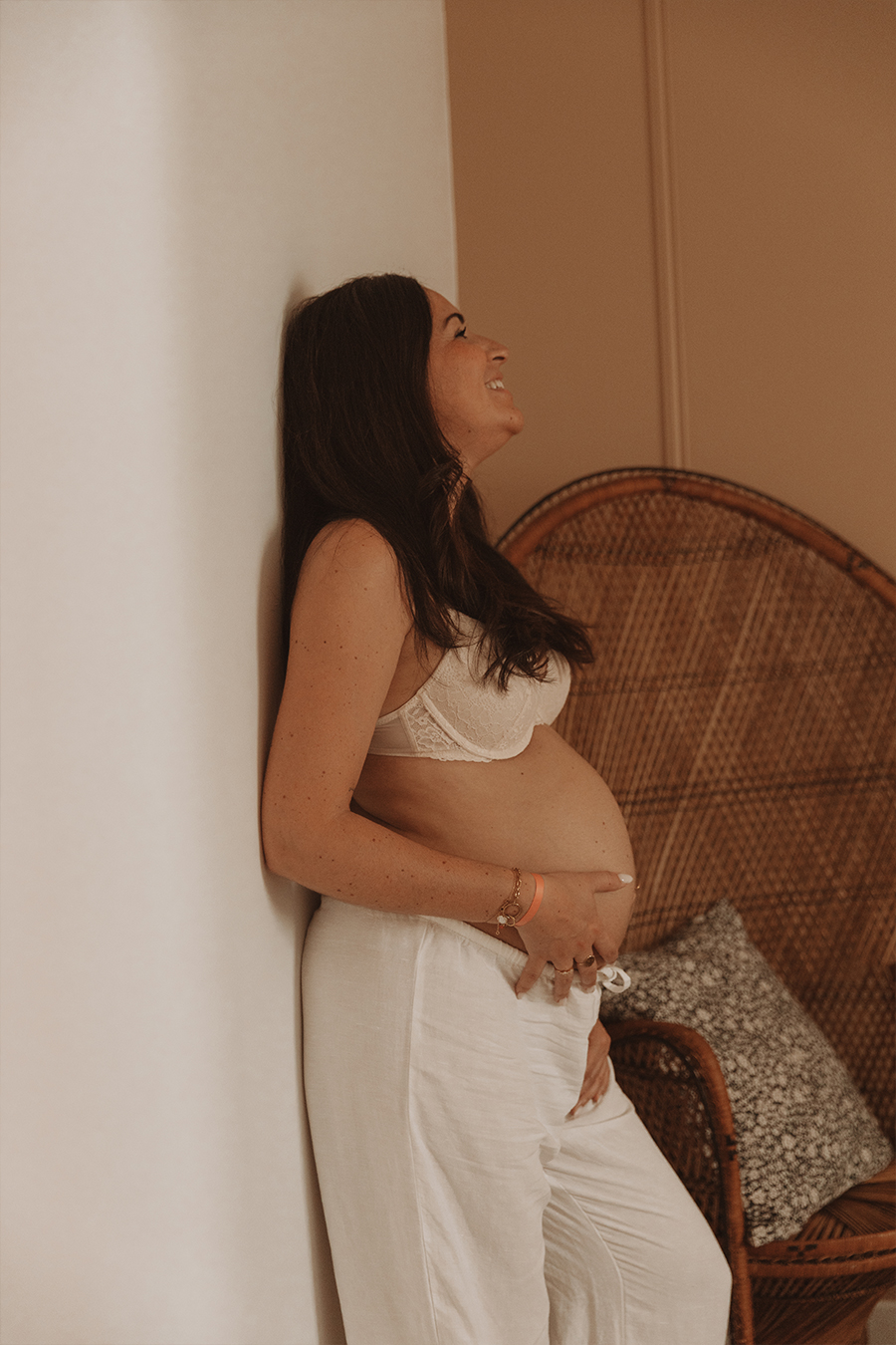 Séance photo grossesse à domicile à proximité de Meaux