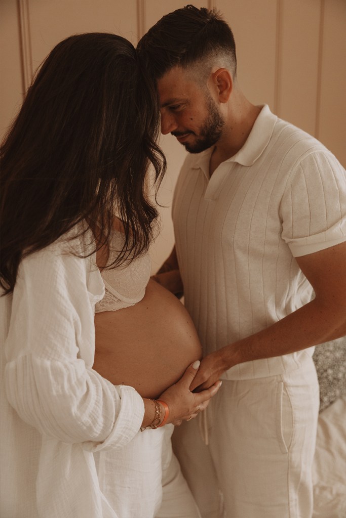 Séance photo grossesse à domicile à proximité de Meaux