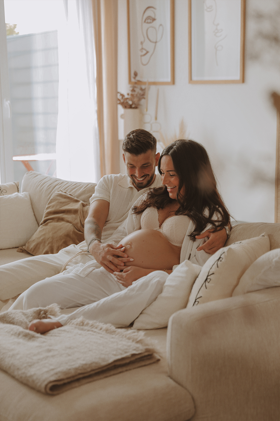 Séance photo grossesse à domicile à proximité de Meaux