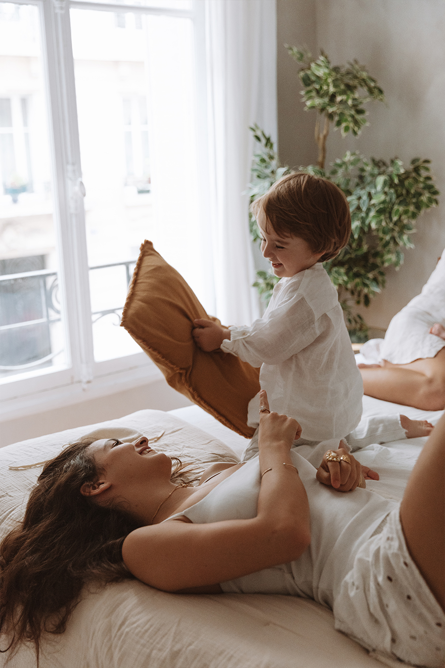Séance photo naissance en famille à Paris