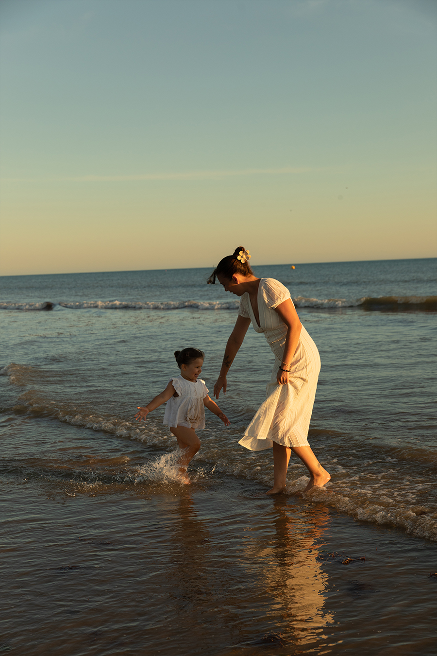 Séance photo en famille à la plage ou en pleine nature