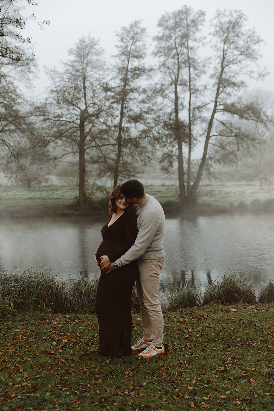 Séance photo grossesse en extérieur, par Camille Boutoux photographe professionnelle à proximité de Meaux