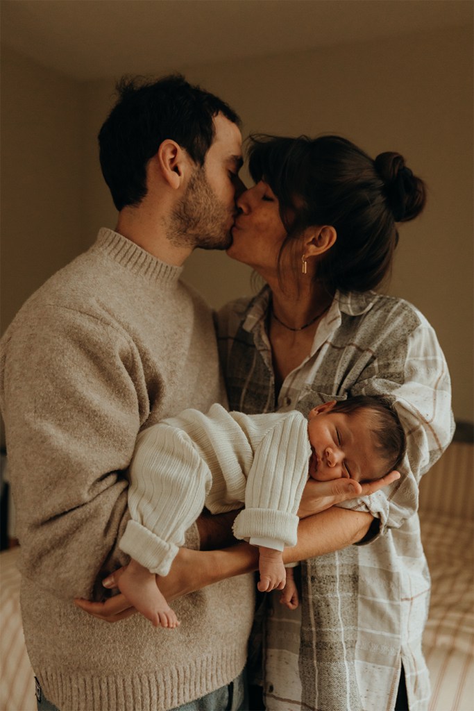 Capturez les premiers instants de votre bébé en Seine-et-Marne avec Camille Boutoux Photographe spécialisée en grossesse, nouveau-né et famille à Meaux et ses environs — à domicile ou en pleine nature, pour des souvenirs vrais et lumineux